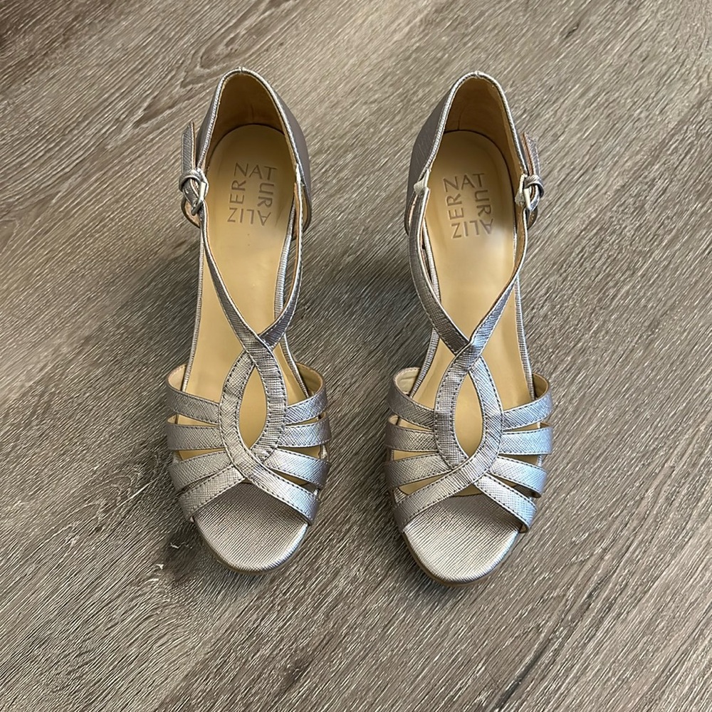 Light purplish heels